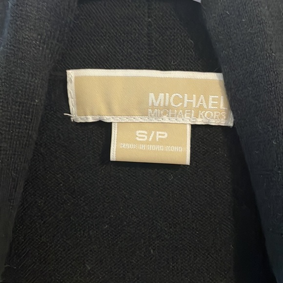 3/$20❤️ ✨ Michael Kors short sleeved cardigan✨ - Picture 4 of 5